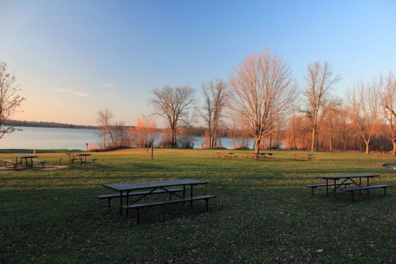 wisconsin-pike-lake-state-park-lake-and-picnic-area_w875_h583-800x533.jpg
